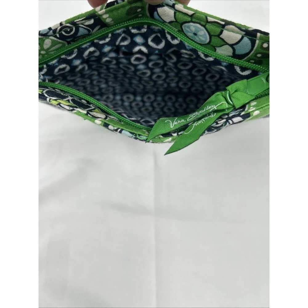 Vera Bradley Retired Hannah Handbag in Cupcakes Green Blue Pleated Small